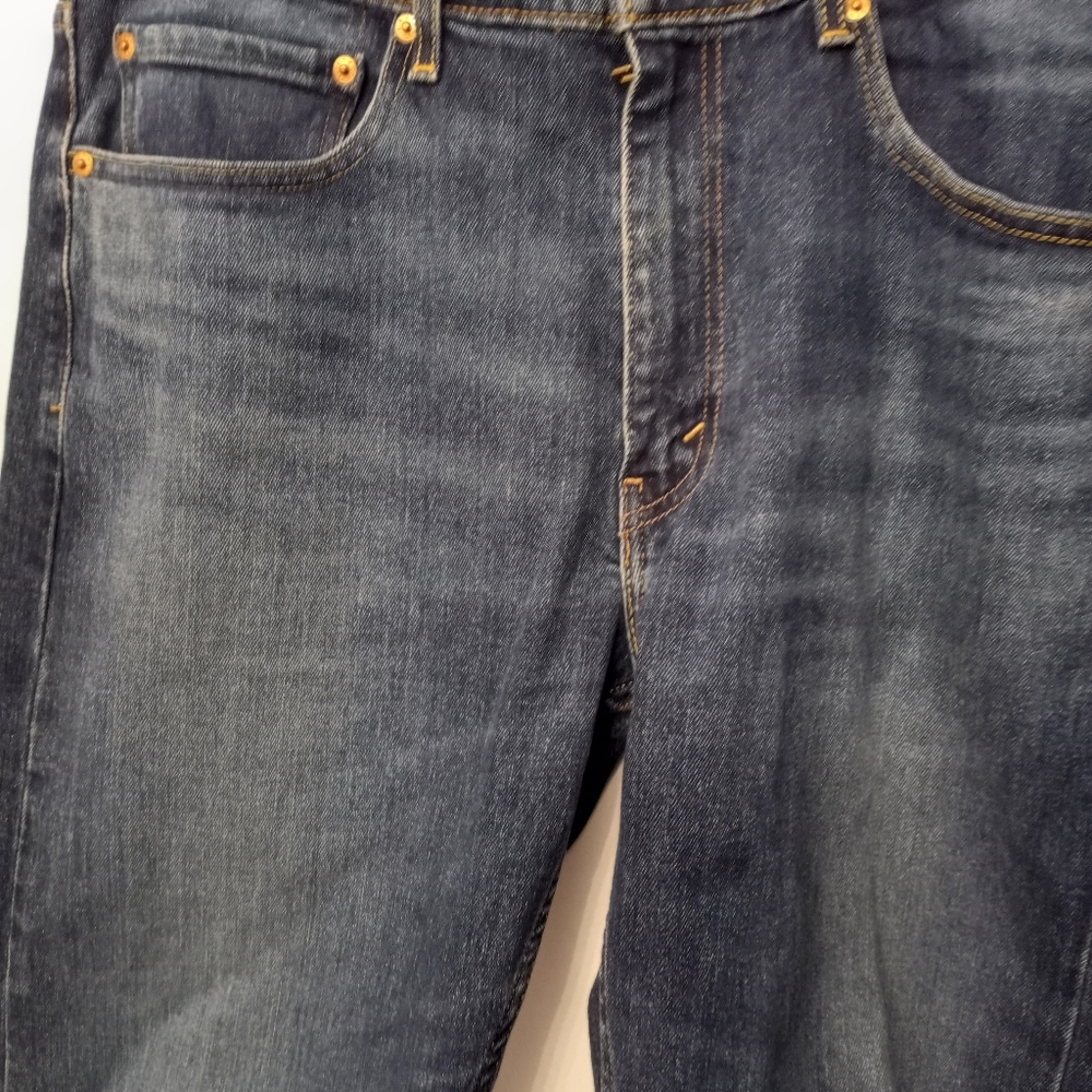 Blue Levi men jeans pants